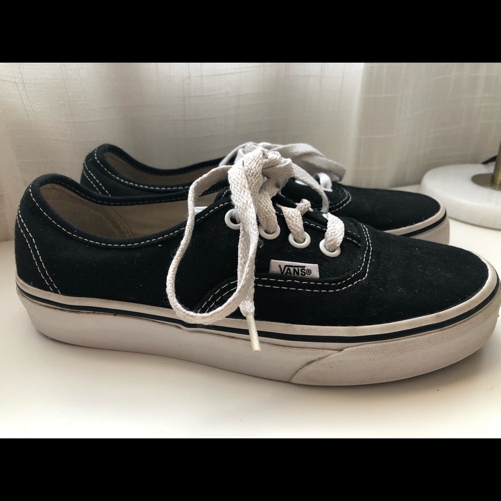 Vans authentic black & true white